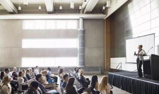 加拿大留学中介费用 加拿大留学中介费用